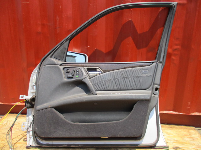Used  WINDOW MECHANISM FRONT RIGHT